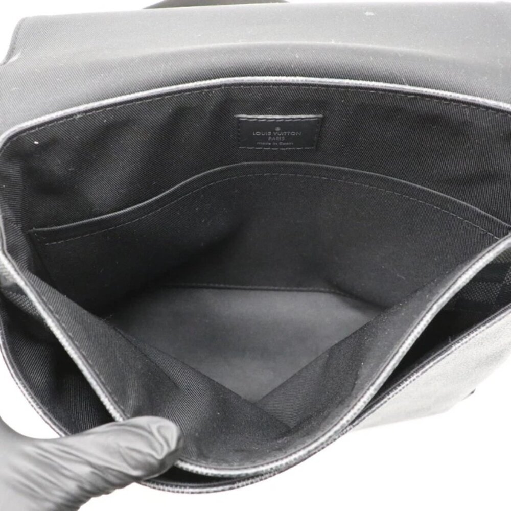 Louis Vuitton District Damier Graphite Messenger Bag - Black/Grey *READ* - Picture 8 of 16
